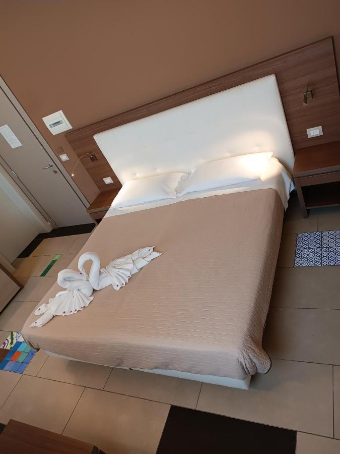 Hotel Don Giovanni アヴォラ エクステリア 写真
