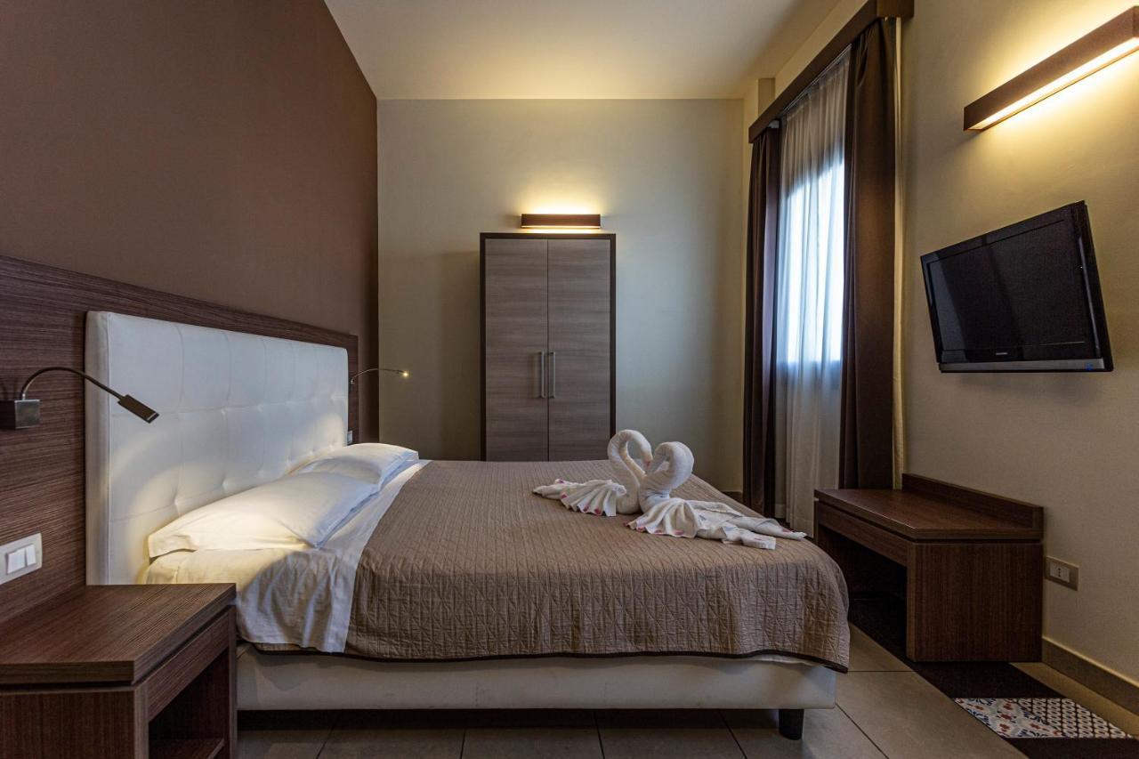 Hotel Don Giovanni アヴォラ エクステリア 写真